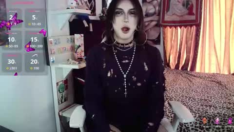 Snapshot of kiiller_queen chatting on 12/18/25, 04:35 kenny online show from 12/18/25, 04:35