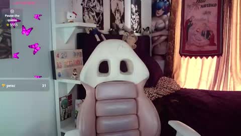 Snapshot of kiiller_queen chatting on 12/22/25, 04:37 kenny online show from 12/22/25, 04:37