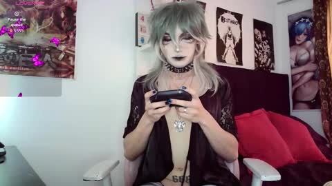 Snapshot of kiiller_queen chatting on 02/25/26, 04:05 kenny online show from 02/25/26, 04:05