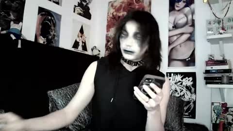 Snapshot of kiiller_queen chatting on 05/20/26, 07:09 kenny online show from 05/20/26, 07:09