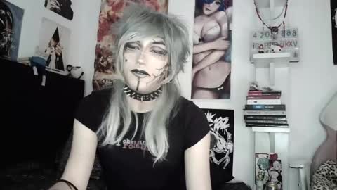 Snapshot of kiiller_queen chatting on 06/05/26, 07:08 kenny online show from 06/05/26, 07:08
