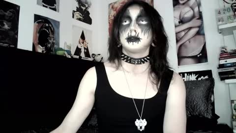 Snapshot of kiiller_queen chatting on 06/07/26, 08:45 kenny online show from 06/07/26, 08:45
