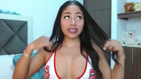 Snapshot of kiimrose69 chatting on 11/05/25, 02:44 Kim rose online show from 11/05/25, 02:44