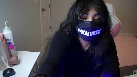 Snapshot of kiiwee chatting on 05/13/26, 03:26 KIIWEE online show from 05/13/26, 03:26