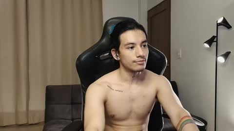 Snapshot of kikeruiz_19 chatting on 02/27/25, 12:21 kikeruiz 19 online show from 02/27/25, 12:21