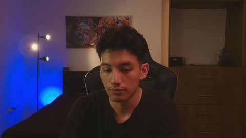 Snapshot of kikeruiz_19 chatting on 10/31/25, 07:48 kikeruiz 19 online show from 10/31/25, 07:48