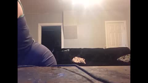 Snapshot of kiki587516 chatting on 10/22/25, 01:55 kiki587516 online show from 10/22/25, 01:55