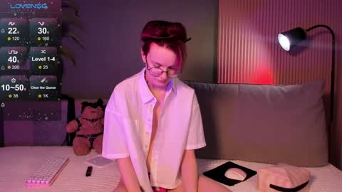 kiki_blue_eyes online show from 01/19/25, 04:22
