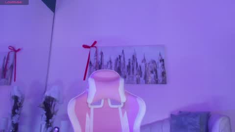 Snapshot of kiki_cams chatting on 12/12/24, 03:37 kIKI online show from 12/12/24, 03:37