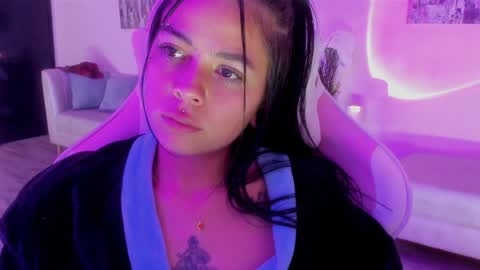 Snapshot of kiki_cams chatting on 01/08/25, 09:32 kIKI online show from 01/08/25, 09:32