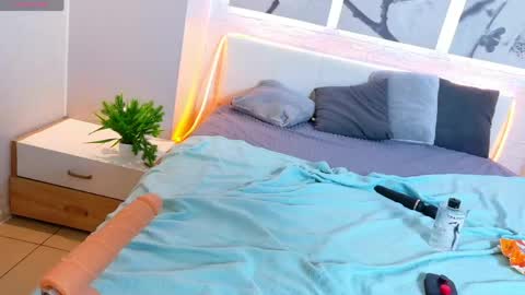 Kiki online show from 05/11/26, 04:04