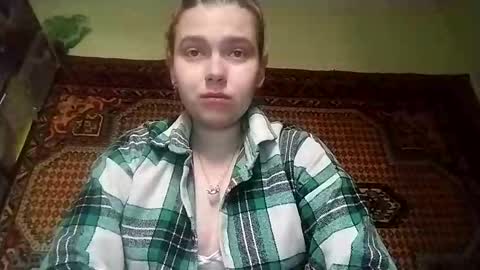 kikibang_ online show from 11/24/25, 08:25