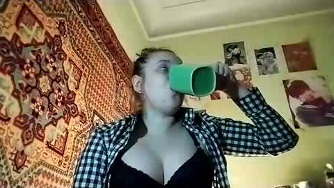 kikibang_ online show from 05/15/26, 07:32