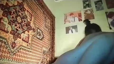 kikibang_ online show from 05/17/26, 07:32