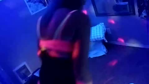 kikilovespartylights online show from 03/29/26, 10:26