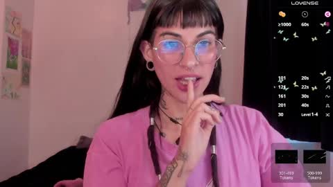 Snapshot of kila_moonlight444 chatting on 03/31/26, 08:31 Bella online show from 03/31/26, 08:31