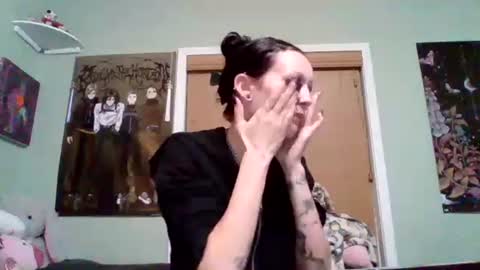 Snapshot of killakat21 chatting on 11/24/25, 04:45 Kat 3 online show from 11/24/25, 04:45