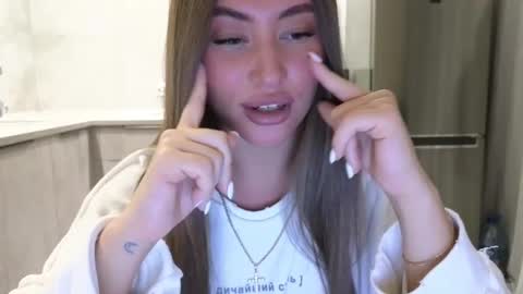 EvaAnna online show from 02/24/25, 10:58