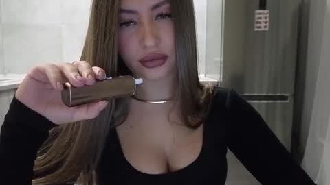 Snapshot of killer__girls chatting on 01/18/26, 06:23 EvaAnna online show from 01/18/26, 06:23