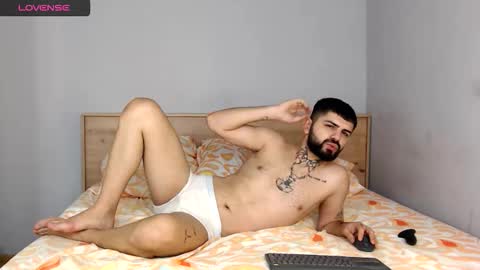Snapshot of killianvane chatting on 10/27/25, 12:53 killianvane online show from 10/27/25, 12:53