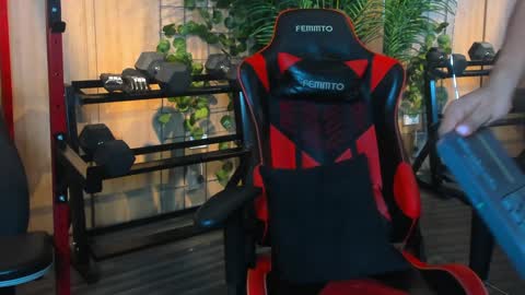 Kim online show from 12/21/24, 04:03