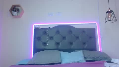 Kim online show from 11/10/25, 03:44