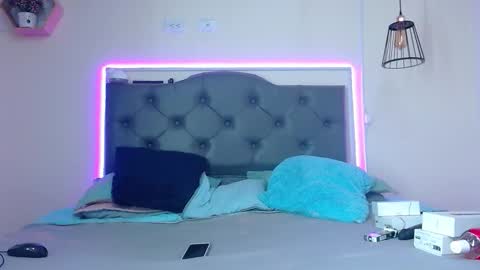 Kim online show from 11/30/25, 03:16