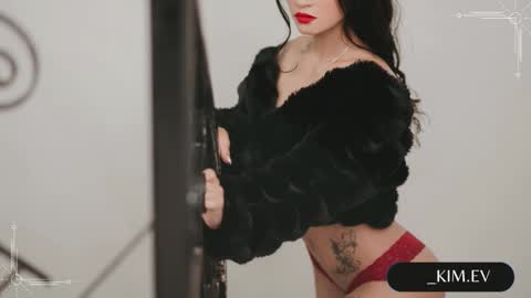 Snapshot of kim_ev chatting on 01/16/25, 08:11 Kim online show from 01/16/25, 08:11