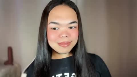 Snapshot of kim_kyile chatting on 12/17/25, 11:05 KYLIE online show from 12/17/25, 11:05