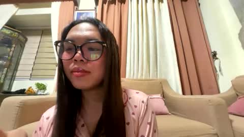 Snapshot of kim_kyile chatting on 04/17/26, 02:09 KYLIE online show from 04/17/26, 02:09