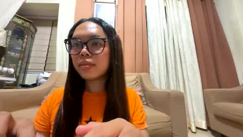 Snapshot of kim_kyile chatting on 04/18/26, 05:39 KYLIE online show from 04/18/26, 05:39