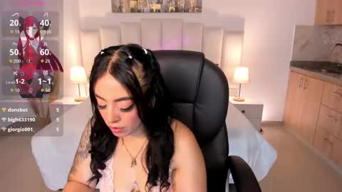 Snapshot of kim_thompson_ chatting on 10/25/25, 11:29 kim online show from 10/25/25, 11:29