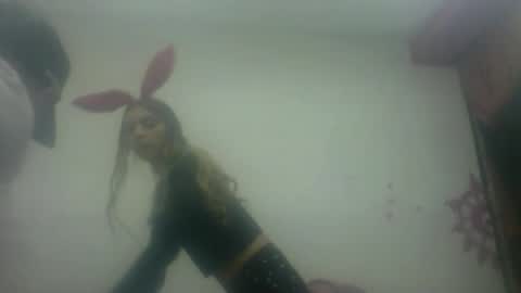 YENCYYY online show from 12/01/25, 07:41