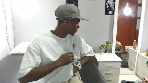 Snapshot of kimandyuk chatting on 01/07/25, 07:28 Kim  Yuk online show from 01/07/25, 07:28