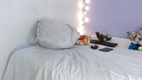 Snapshot of kimandyuk chatting on 01/25/25, 01:10 Kim  Yuk online show from 01/25/25, 01:10