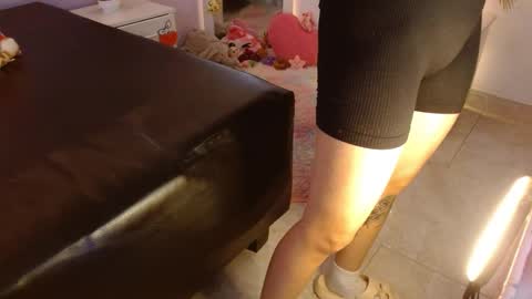 Snapshot of kimandyuk chatting on 02/25/25, 10:18 Kim  Yuk online show from 02/25/25, 10:18