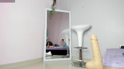 Snapshot of kimapril chatting on 06/12/26, 10:08 April online show from 06/12/26, 10:08