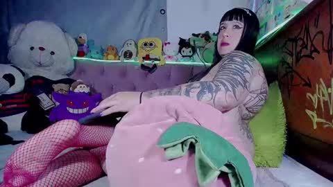 Snapshot of kimberkiss_19_ chatting on 02/22/26, 03:40 vivi independent model online show from 02/22/26, 03:40