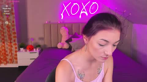 kimberlly_smith online show from 11/05/25, 01:49