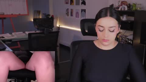 Snapshot of kimberly_clars chatting on 01/06/26, 08:01 Kimberly 1200-1900 GMT-5 online show from 01/06/26, 08:01