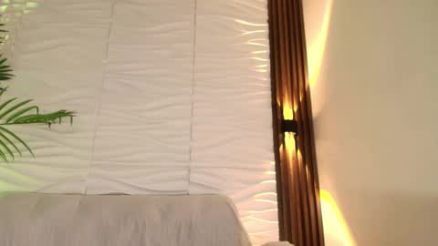 kimberly gonzalez online show from 10/08/25, 03:26