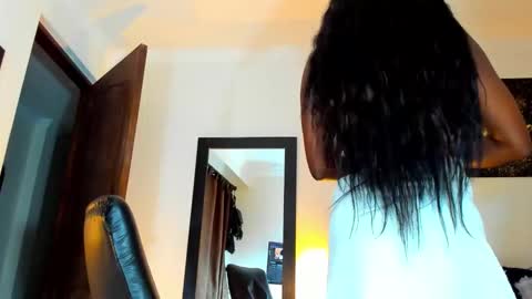 Snapshot of kimberlybanks2 chatting on 11/20/25, 10:15 Kimberly Banks online show from 11/20/25, 10:15
