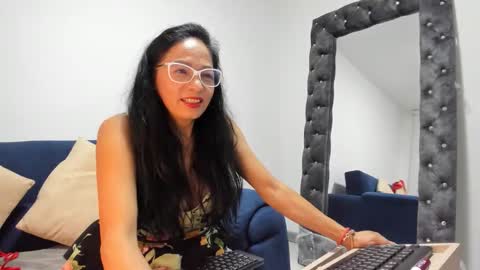 Snapshot of kimberlybirdhot chatting on 05/03/26, 12:49 Kimberly online show from 05/03/26, 12:49