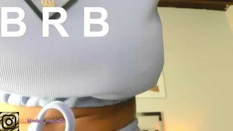 Snapshot of kimberlycoxxx chatting on 12/18/24, 01:48 kimberly online show from 12/18/24, 01:48