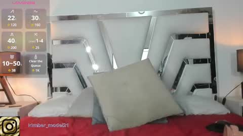 Snapshot of kimberlycoxxx chatting on 12/21/24, 12:20 kimberly online show from 12/21/24, 12:20