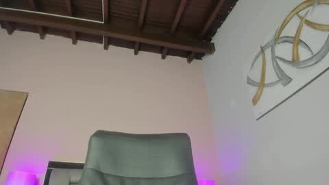 Snapshot of kimberlycoxxx chatting on 03/03/25, 09:59 kimberly online show from 03/03/25, 09:59