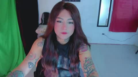 Snapshot of kimberlygati2 chatting on 12/18/24, 10:57 Kimberly Polizzi     online show from 12/18/24, 10:57