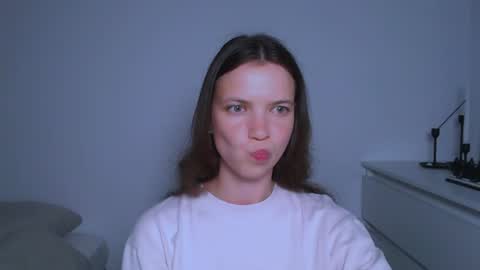 Kimberly online show from 06/17/26, 06:42