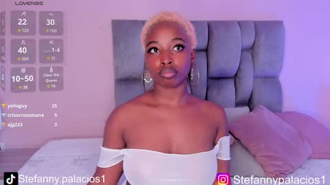 Snapshot of kimberlylenox chatting on 01/24/25, 12:42 Queen Kim online show from 01/24/25, 12:42