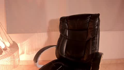 Snapshot of kimblair_ chatting on 03/02/25, 11:39 Kim online show from 03/02/25, 11:39